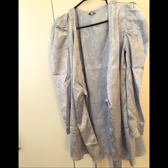 5/25% off - Satin Party Dress Ice blue wrap style pretty - Picture 1 of 3